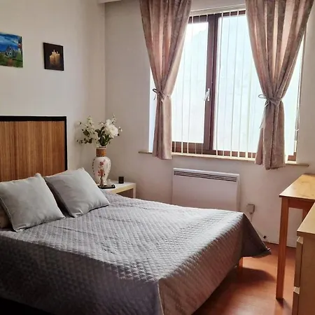 Spacious In With Balcony And Parking * Ostende